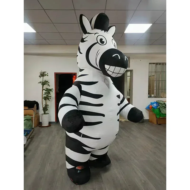 大人用、全身を覆う、ふわふわ素材のゼブラの着ぐるみ。パーティ - Event Party のレビューと価格