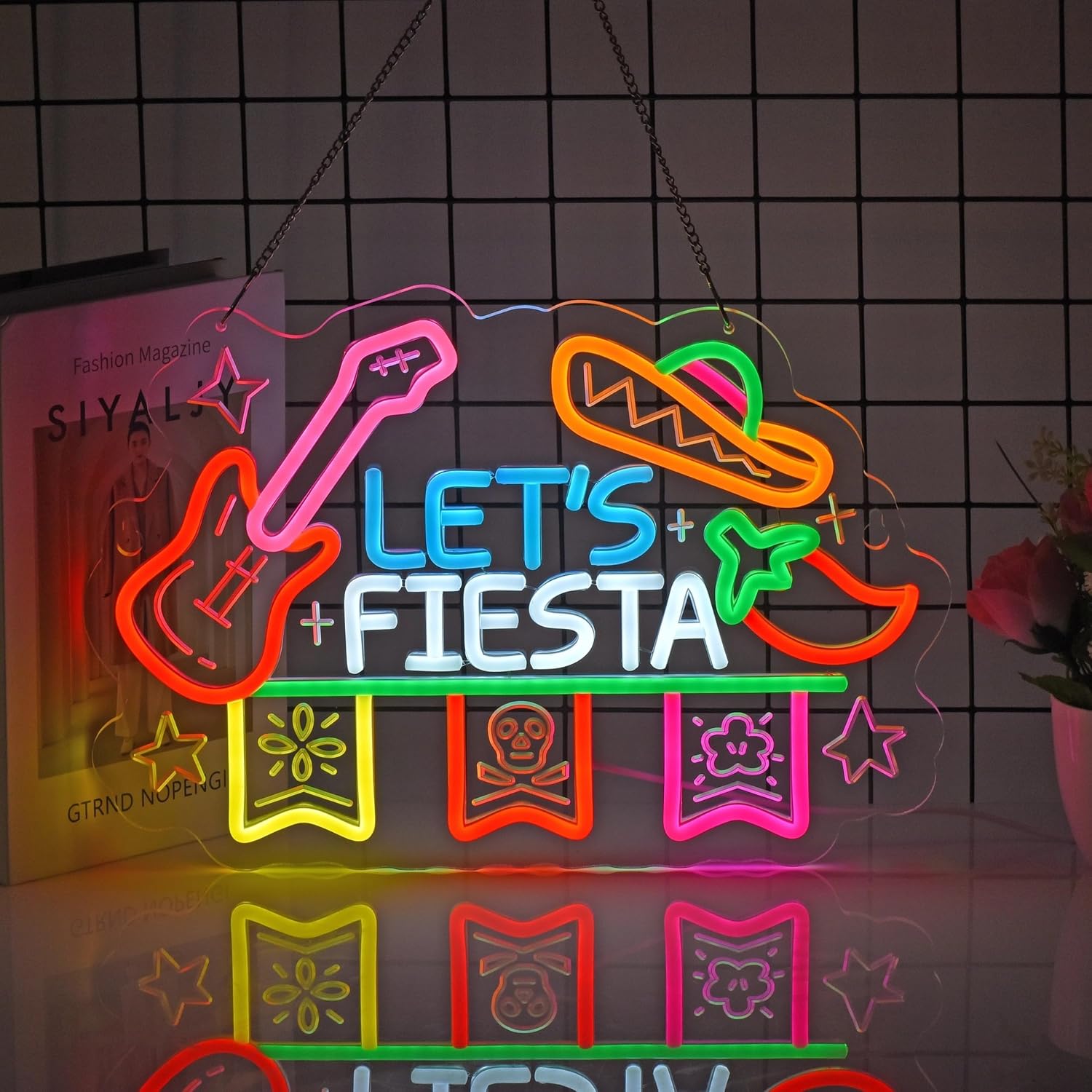 「レッツ・フィエスタ」のネオンサイン。メキシコ料理店、ラテン - Neon Sign Party のレビューと価格